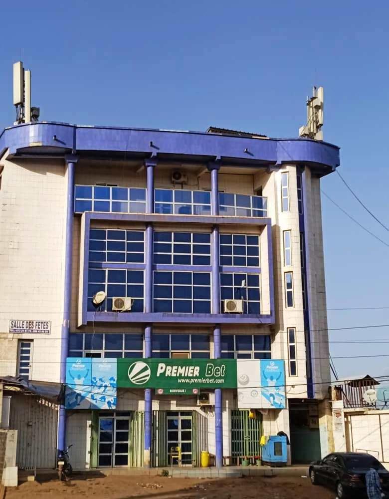 Appart Meuble Le Dakota Yaoundé Dış mekan fotoğraf