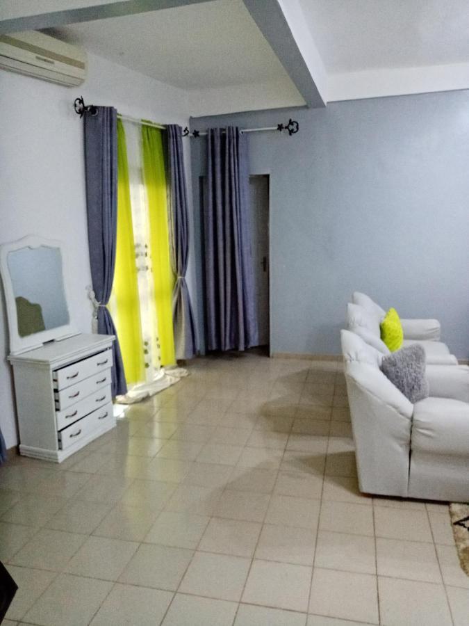 Appart Meuble Le Dakota Yaoundé Dış mekan fotoğraf
